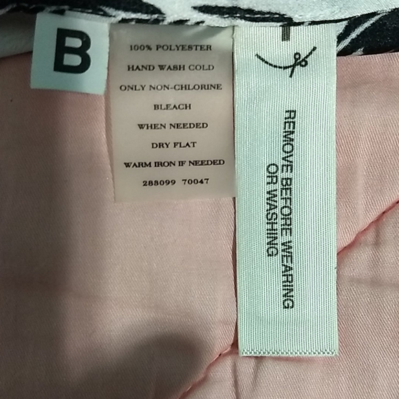 Ann Taylor LOFT petite leopard print short sleeved blouse - Picture 3 of 7